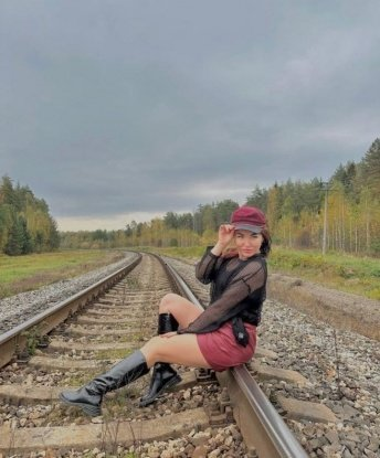 🌸 Со мной ты можешь испытать незабываемые моменты, полные страсти и наслаждения. ✨ Мои услуги включают классический секс, оральные ласки и многое другое, чтобы удовлетворить все твои сексуальные фантазии. 💋 Я умею слушать и понимать, так что обещаю, что тебе будет комфортно со мной. 😌 У меня есть отличные отзывы от предыдущих клиентов, которые отмечают мою индивидуальность и страсть в сексе. 🌟 Мои фото настоящие и я гарантирую, что ты не разочаруешься при встрече. 💯 Позволь мне погрузить тебя в мир наслаждения и желания - я жду твоего звонка. 📞 София